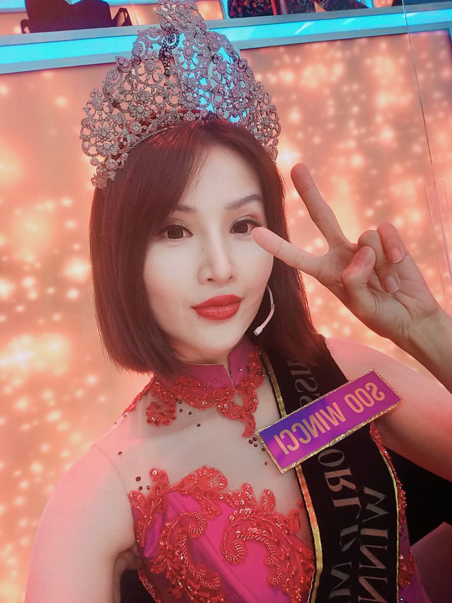 Lama dah Tak pakai crown
@kellyazman pun kalah lol 😂
Ok jumpa semua 
9pm utk final !!!
Siapakah Juara Kita mlm ini 😆

#AllTogetherNowMY2 
#FearTolakTepi