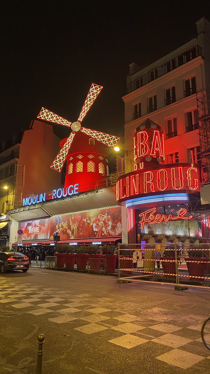 limberpasillas's tweet photo. Hello you!
It’s been a while since I last saw you! Quoi de neuf ?
#americansinparis #pigalle #moulinrouge https://t.co/S3s7Kg2xEf