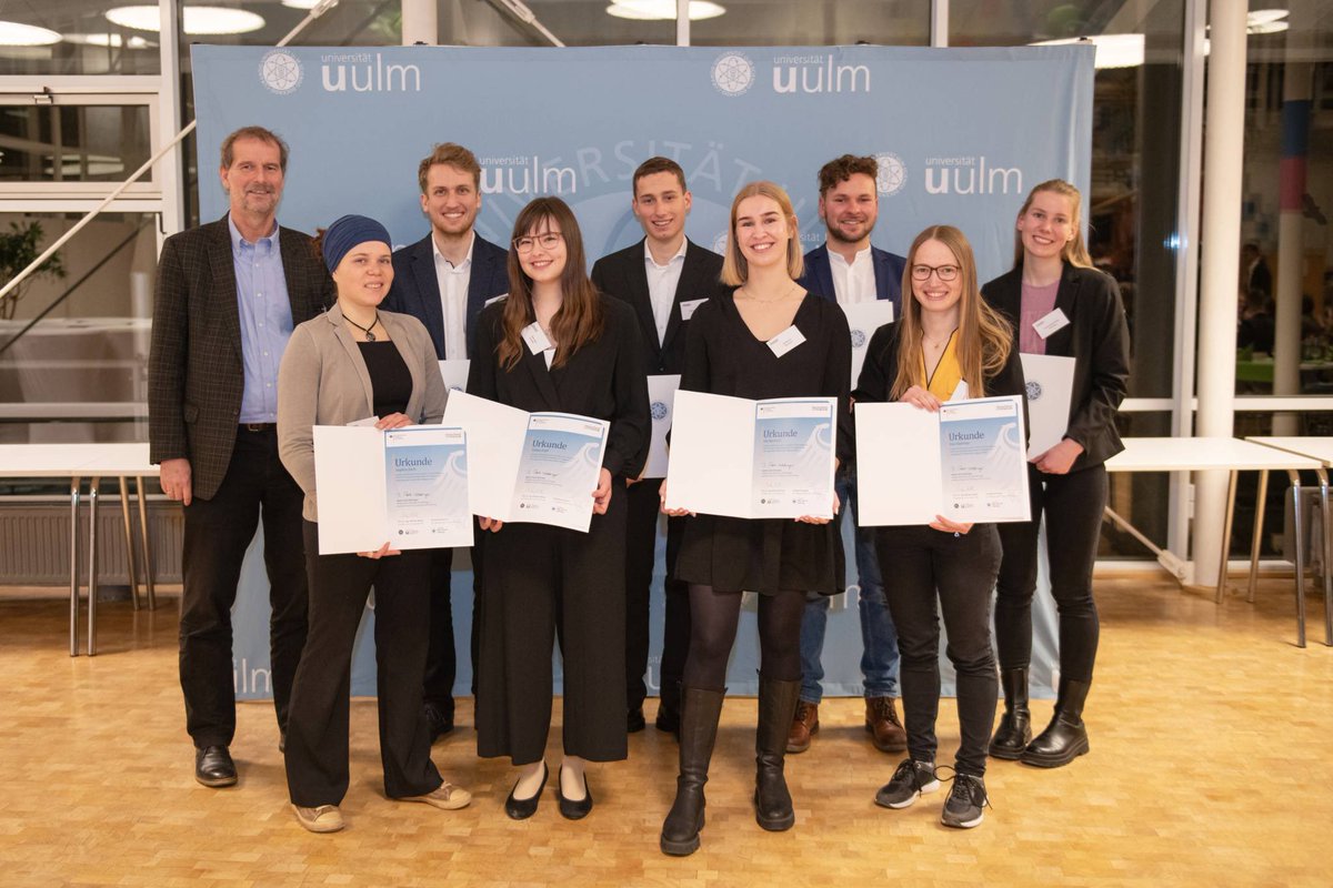 On behalf of the Dr. Barbara Mez-Starck foundation mez-starck-stiftung.de/en/foundation, I am proud to congratulate the awardees of the #Deutschlandstipendium supported by the foundation who study physics, chemistry or chemical engineering at @uni_ulm