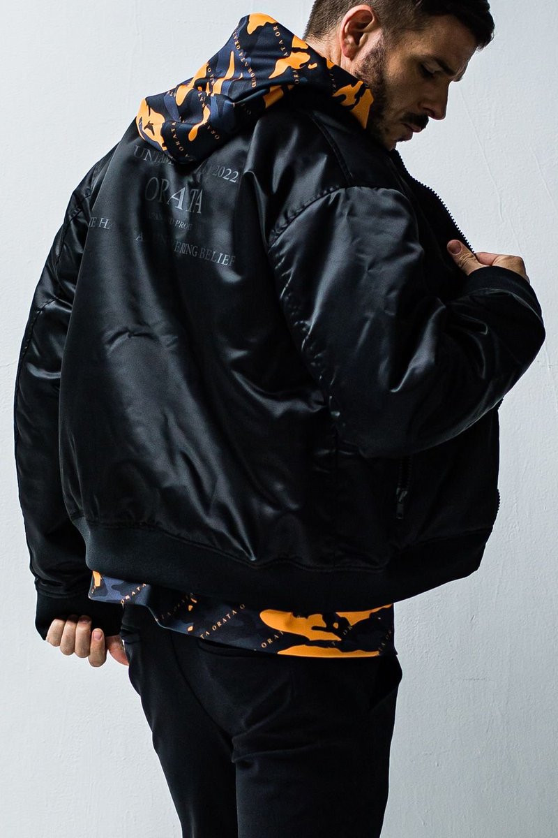 gossip_boss's tweet photo. 清木場 俊介氏とRESOUND CLOTHINGデザイナー梅本剛史氏によるファッションブランド。
ORATA/オラータ

gossip小松店で取り扱いしております！

reverse flight jk
￥71,500-
サイズ2(M)残り1点

#清木場俊介 #orata #resoundclothing https://t.co/OUKEyutYBv