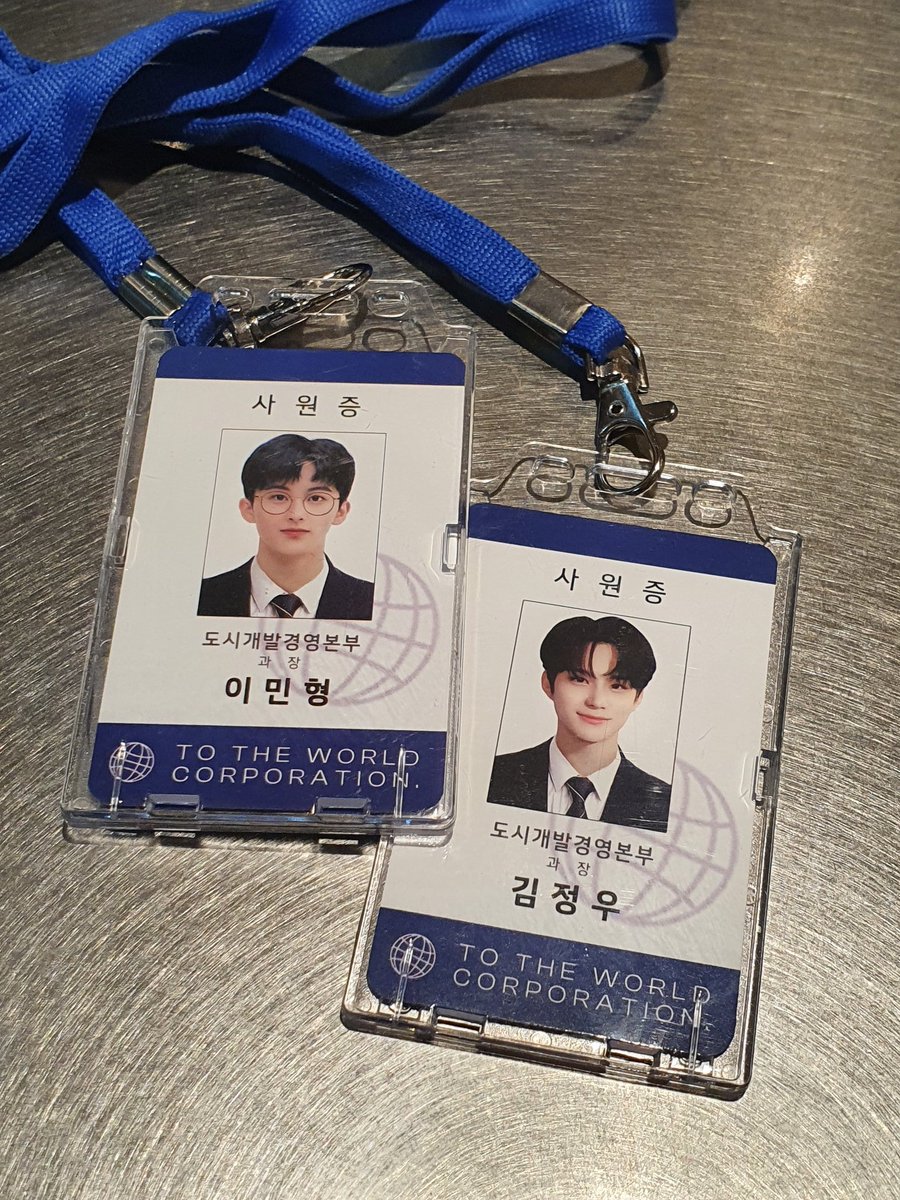 JjwNct's tweet photo. #RT 추첨 사원증 세트 보내드려요 💕

🏢2023 TO THE WORLD CORP. 
신입사원 추가모집👨‍💼👩‍💼

NCT 127 사원증 &amp; 증명사진

자세한 내용은 아래 링크에서 확인해주세요
https://t.co/I6AsZLAU8b

#NCT127 #태일 #쟈니 #태용 #유타 #도영 #재현 #정우 #마크 #해찬 https://t.co/OnM4UyUVOJ