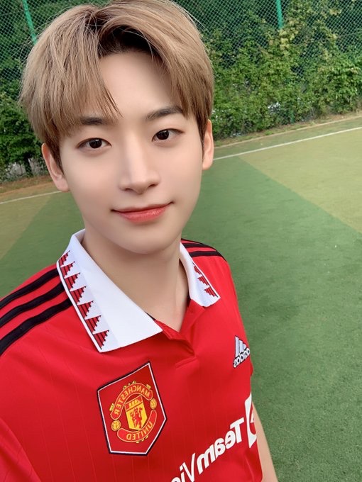 #정모의_생일_추카_추카_추카_추카_완전_추카해

구정모 이 사랑둥이얌 생일 추카추카행