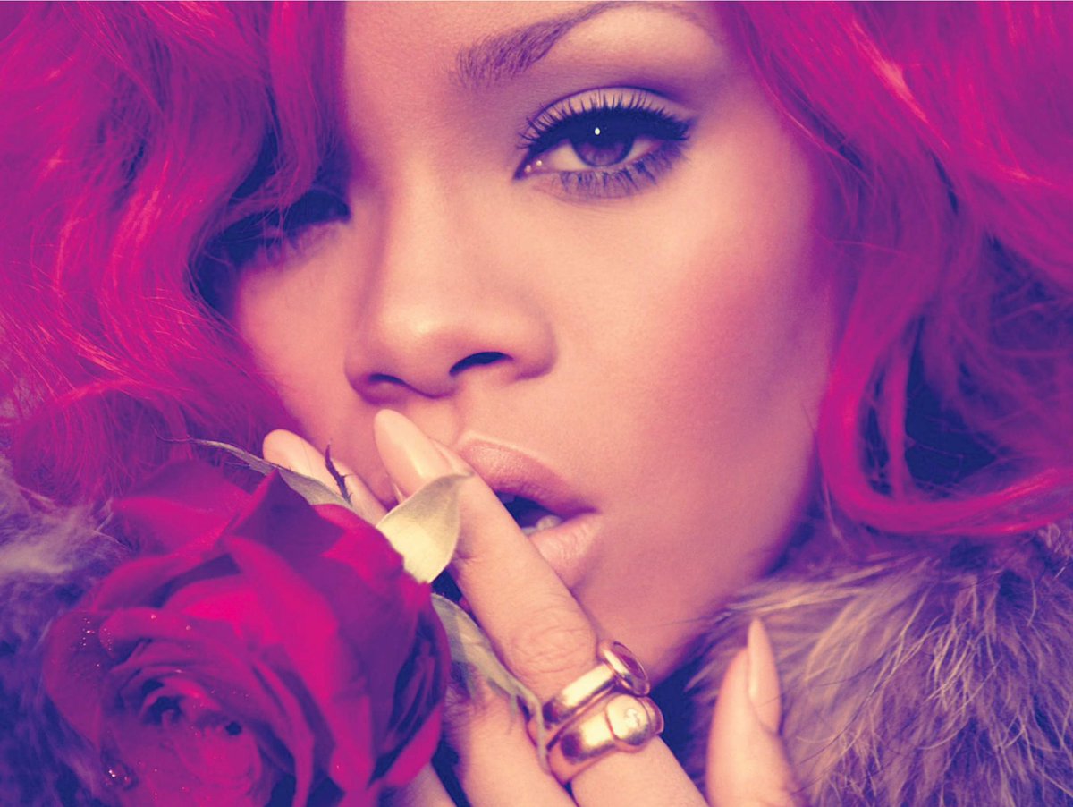 RihannaItalia tweet picture