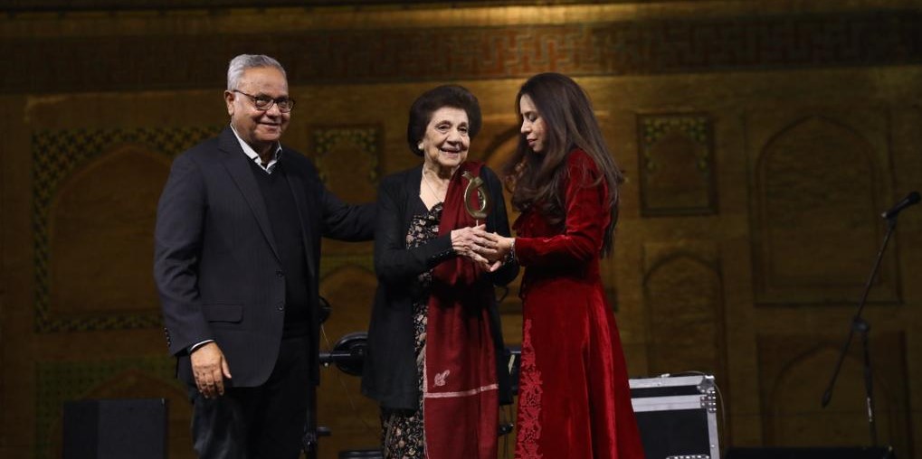 biztoday_intl's tweet photo. ADA Awards to honour and recognize the Creative Stalwarts that shape our society.
#ArchitectureofDesignArt #ADAawards #Pakistan #MariaAslam #GalaNight #art #creative @EsenRizvi https://t.co/RT5GgNpy13