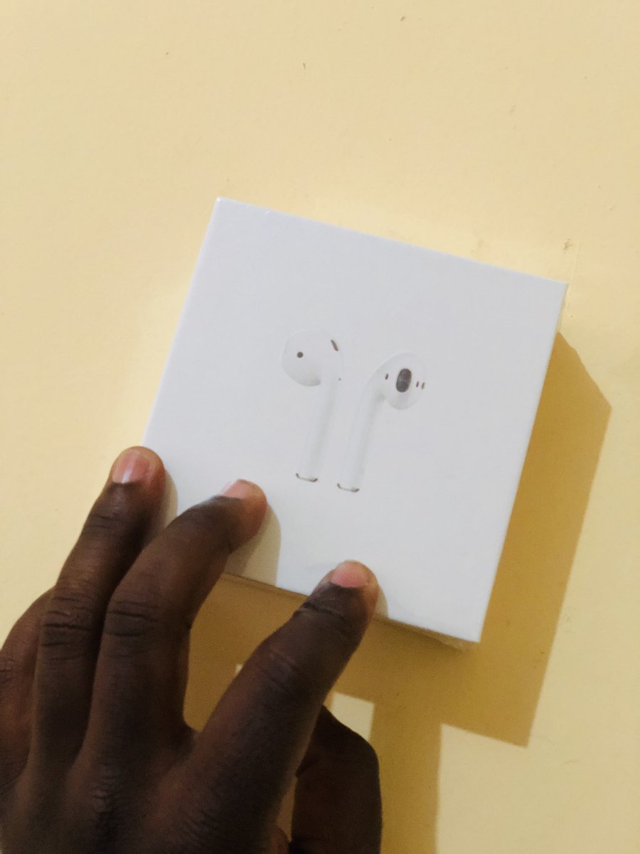 BrownHatson's tweet photo. @Cyancuty Original AirPod with
Airpods 2 45,000
AirPods 3 60,000
AirPods pro 50,000
AirPods pro 2nd generation 70,000
Contact 0676141453
NB:Original with apple verification https://t.co/iUc687BccA