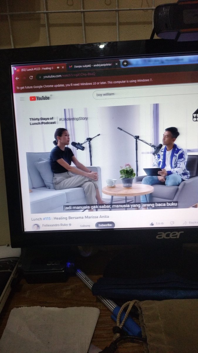 Mpitut's tweet photo. Sambil nongton ini 😘😘😘 https://t.co/84x9YhLCRA