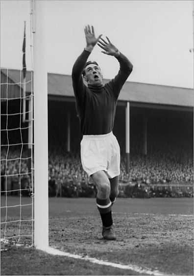 Ray Wood had arrived from Darlington and was reliable enough to be the goalkeeper in Busby’s title-winning sides of 56 and 57. It was only Gregg’s generational greatness that made him a reserve. Yes, Wood was a ‘liner’, so were most, and few were better.