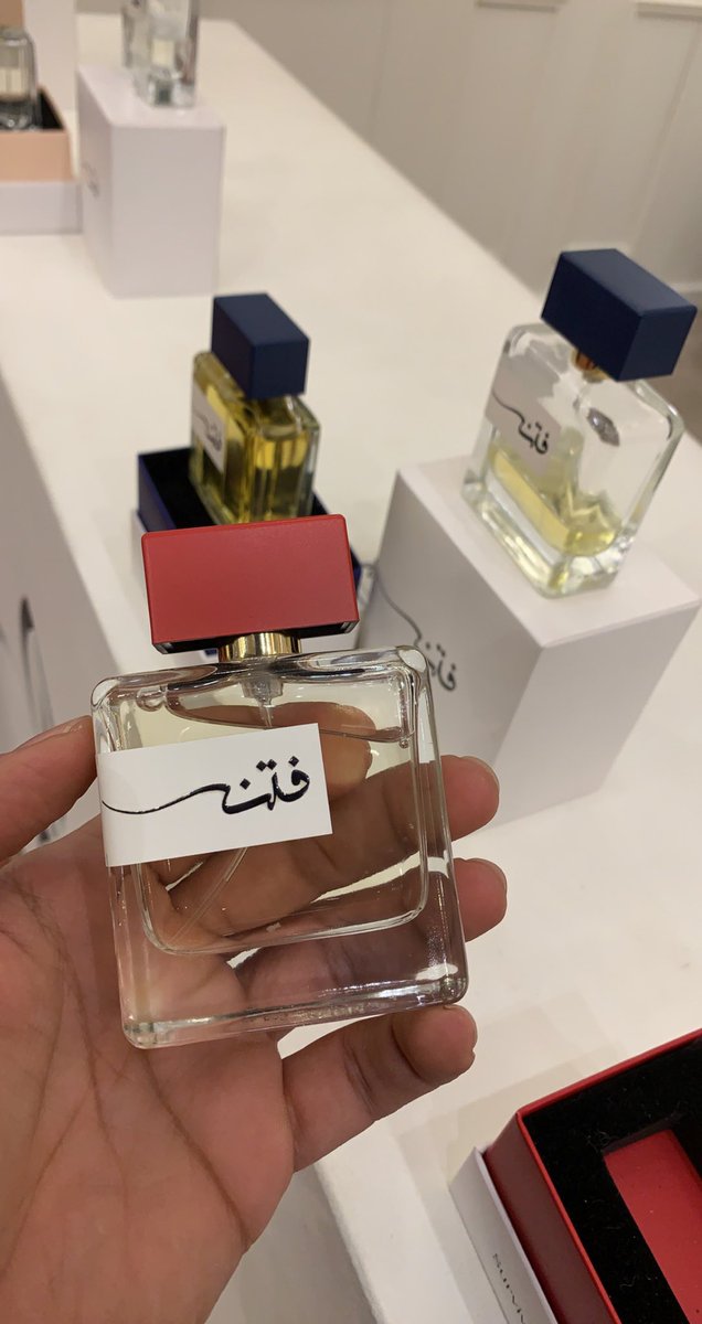 qwertyui03's tweet photo. 🔘كوبا : عطر خشبي رسمي يفتتح بالفلفل الوردي واخشاب الارز والزعفران ثم يدخل بالقلب على الياسمين واخشاب الارز مستمره معاه ويرتكز بالقاعدة على العود والجلود ولمسة مسكية خشبية
🔥اداءه عالي جدا
ثبات +18ساعة وفوحانه ساعتين
يشبه كارفد عود من ثمين😍
رابط الموقع👇

https://t.co/GaKc5ZjdHm https://t.co/V8L3LZPzAG
