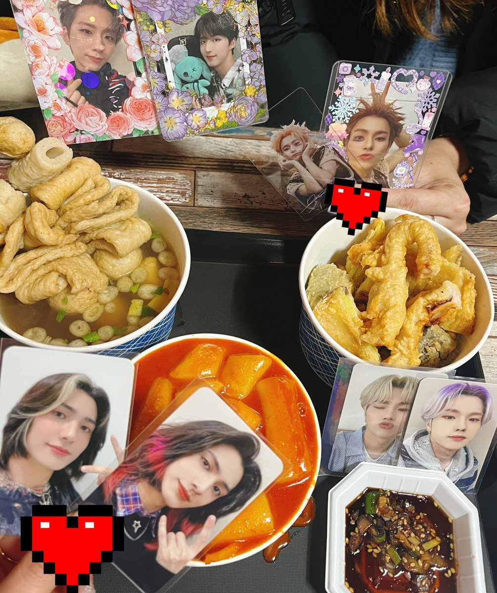 half_m0on's tweet photo. ❣️국민떡볶이

누가 그랬는데,, 누구 엉덩이처럼 쫄깃하다고
동의합니다
#정수야_이곳은_청정수의_지역이야
#악당들은_잘먹고_잘살아 https://t.co/mCRN1awECX
