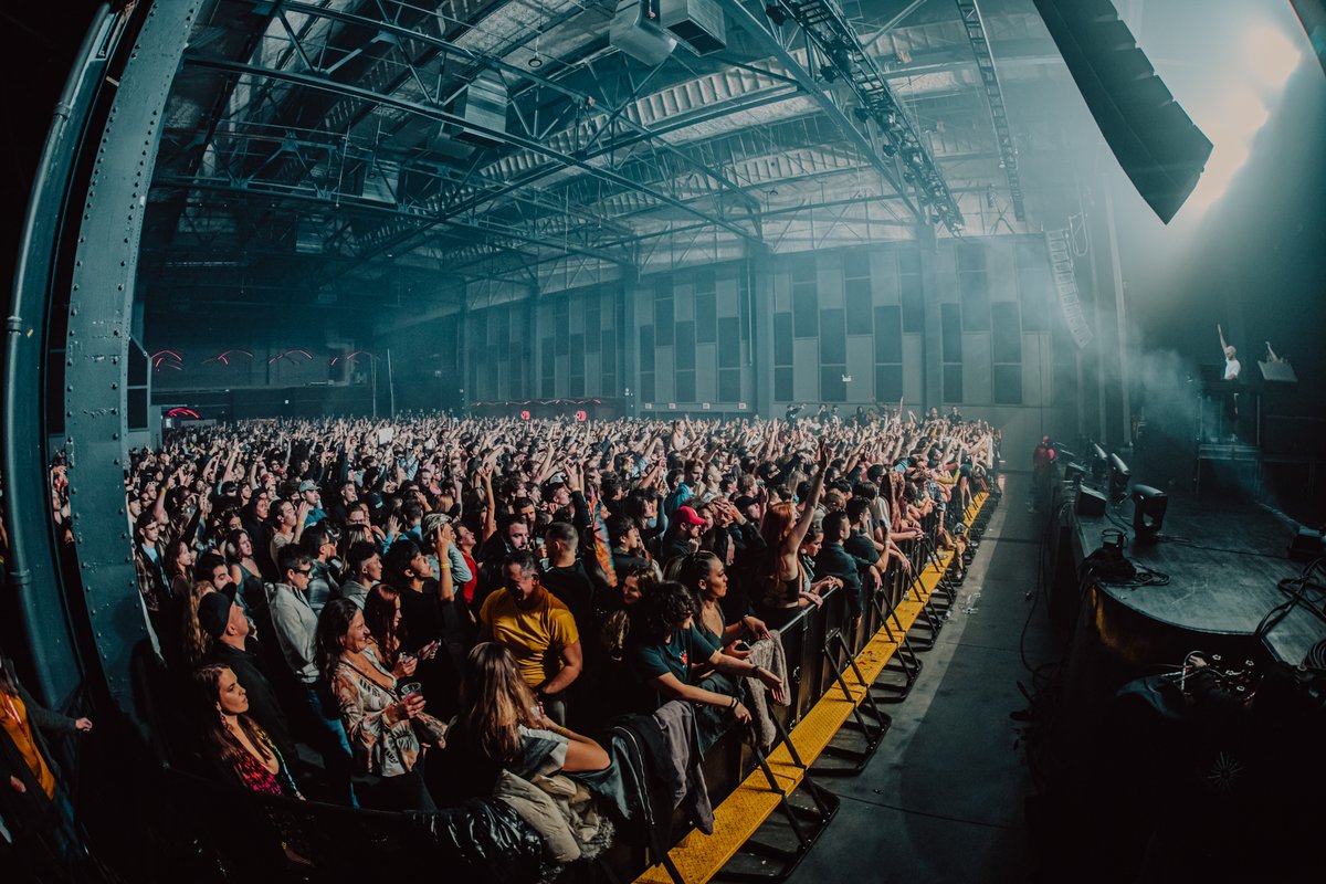 SOLD OUT // <a href="/JamesHYPE/">James Hype</a> showing how it's done tonight!

📸: <a href="/alliemischen/">Allie Mischen</a> // <a href="/AcreMedia/">Acre Media</a>