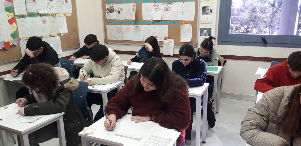 StJamesLanguageCente tweet media