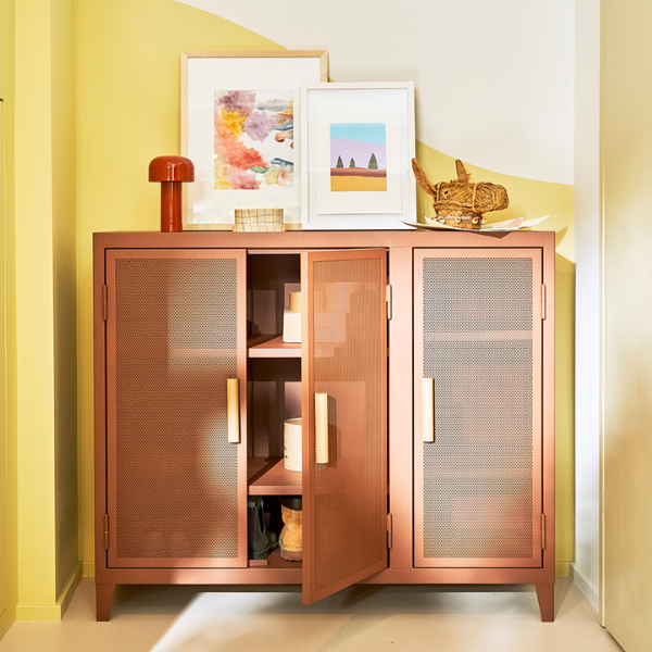 DYKEANDDEAN's tweet photo. TOLIX PERFORATED DOUBLE DOOR B3 CABINET ❤️
Locker style industrial cabinets manufactured by Tolix in the same factory as all their classic pieces in France to this day.
#dykeanddean #tolix #interiordesign #storagesolutions https://t.co/qKDhYL0SZk