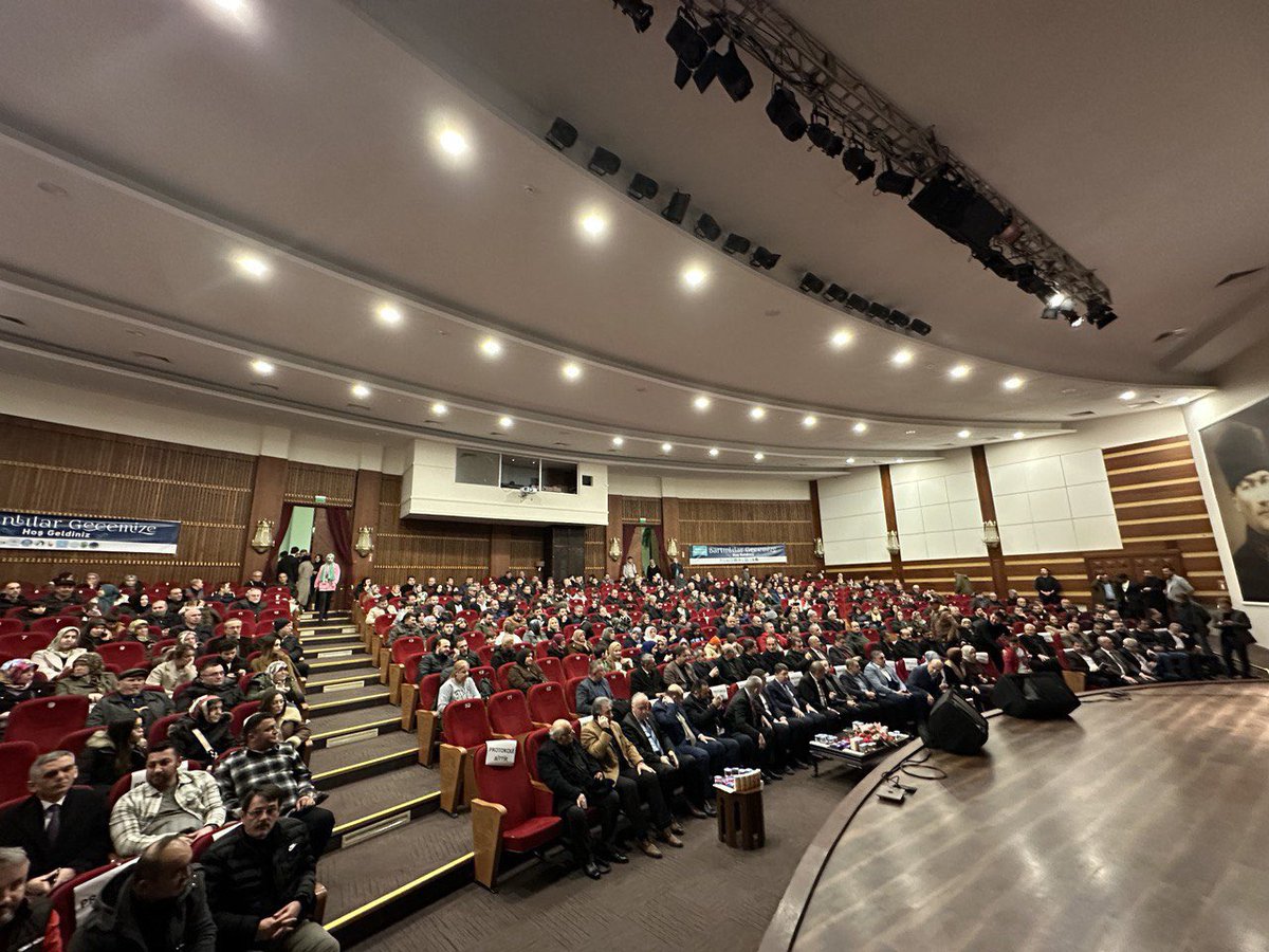 yilmaztunc's tweet photo. İstanbul #Pendik’te #Bartınlılar Gecesinde hemşehrilerimizle buluştuk.
Organizasyonu gerçekleştiren #BARFED ve üye derneklerimize, ev sahipliği yapan Pendik Belediyemize, geceye katılan değerli hemşehrilerimize ve yöresel sanatçılarımıza teşekkür ediyorum. https://t.co/BXPAzzK8Pp