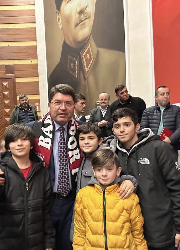 yilmaztunc's tweet photo. İstanbul #Pendik’te #Bartınlılar Gecesinde hemşehrilerimizle buluştuk.
Organizasyonu gerçekleştiren #BARFED ve üye derneklerimize, ev sahipliği yapan Pendik Belediyemize, geceye katılan değerli hemşehrilerimize ve yöresel sanatçılarımıza teşekkür ediyorum. https://t.co/BXPAzzK8Pp