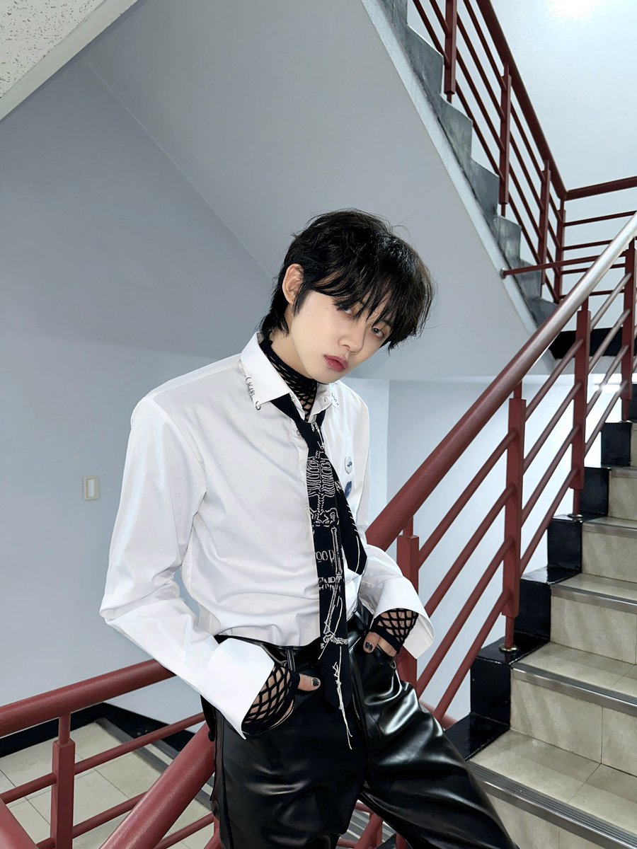 _txt_zip's tweet photo. 이 남자의 온도차 https://t.co/fnwuLgUpKU