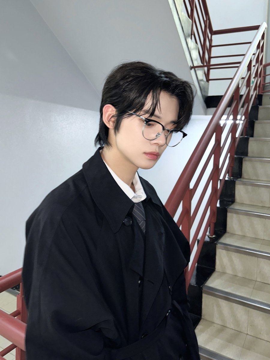 _txt_zip's tweet photo. 이 남자의 온도차 https://t.co/fnwuLgUpKU