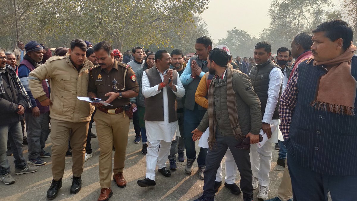 शिक्षा मित्रों के नाम सन्देश
प्रदेश के शिक्षामित्रों का महासम्मेलन उत्तर प्रदेश प्राथमिक शिक्षा मित्र संघ, आदर्श शिक्षामित्र  एसोसिएशन व अन्य सभी संगठनों के संयुक्त तत्वाधान में 20फ़रवरी 2023 को आयोजित होगा ।
जिसकी स्वीकृति माननीय मंत्री जी के द्वारा UPPSMS को प्रदत्त की गई।