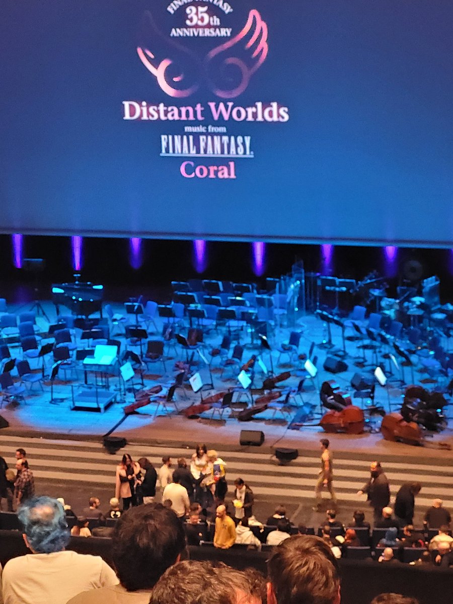Noe_Yuka's tweet photo. Un sueño hecho realidad. Nostalgia y emoción a raudales con #finalfantasyX comandando. Poder ver y escuchar en directo a #rikki con #sutekidane fue un verdadero espectáculo que perdurará siempre #distantworlds #ffdistantworlds #FinalFantasy #SquareEnix #finalfantasymusic #BCN https://t.co/aZSGG7myGu