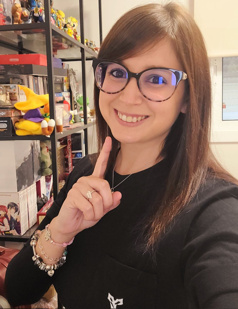Noe_Yuka's tweet photo. Un sueño hecho realidad. Nostalgia y emoción a raudales con #finalfantasyX comandando. Poder ver y escuchar en directo a #rikki con #sutekidane fue un verdadero espectáculo que perdurará siempre #distantworlds #ffdistantworlds #FinalFantasy #SquareEnix #finalfantasymusic #BCN https://t.co/aZSGG7myGu