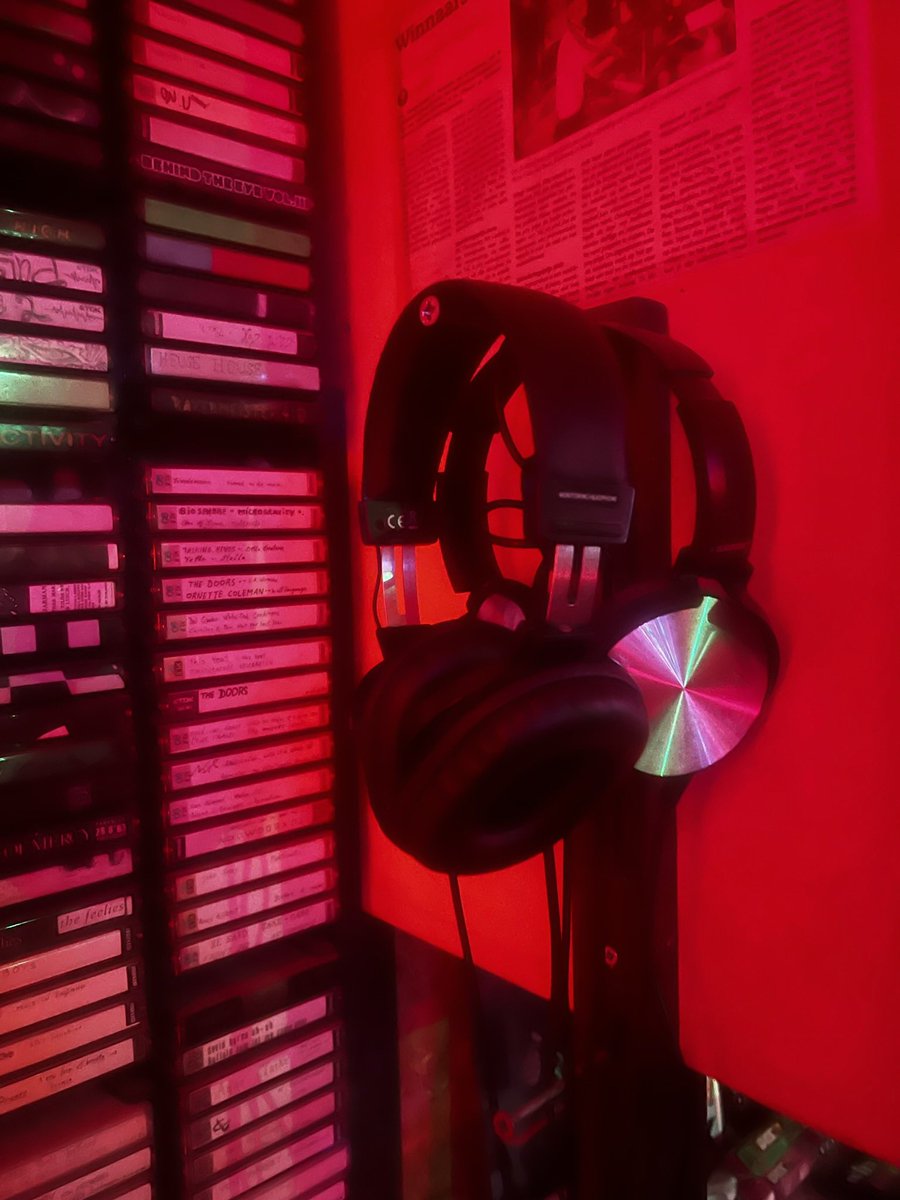 _allalek's tweet photo. Some music, interviews, and good vibes — on air. #radiostation https://t.co/TzJrb2Hl9G