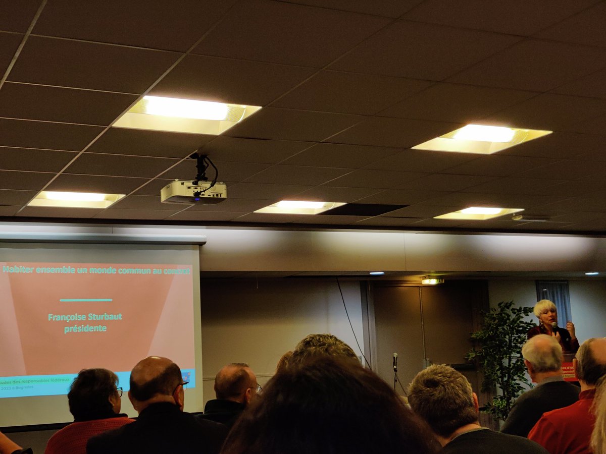 Réflexions avec Sylvie Landriève à comment "habiter un monde commun", texte de référence de la Ligue de l'enseignement @weblaligue s'inscrit au concret dans notre société en constante évolution
#transitionecologique #biodiversite #educpop