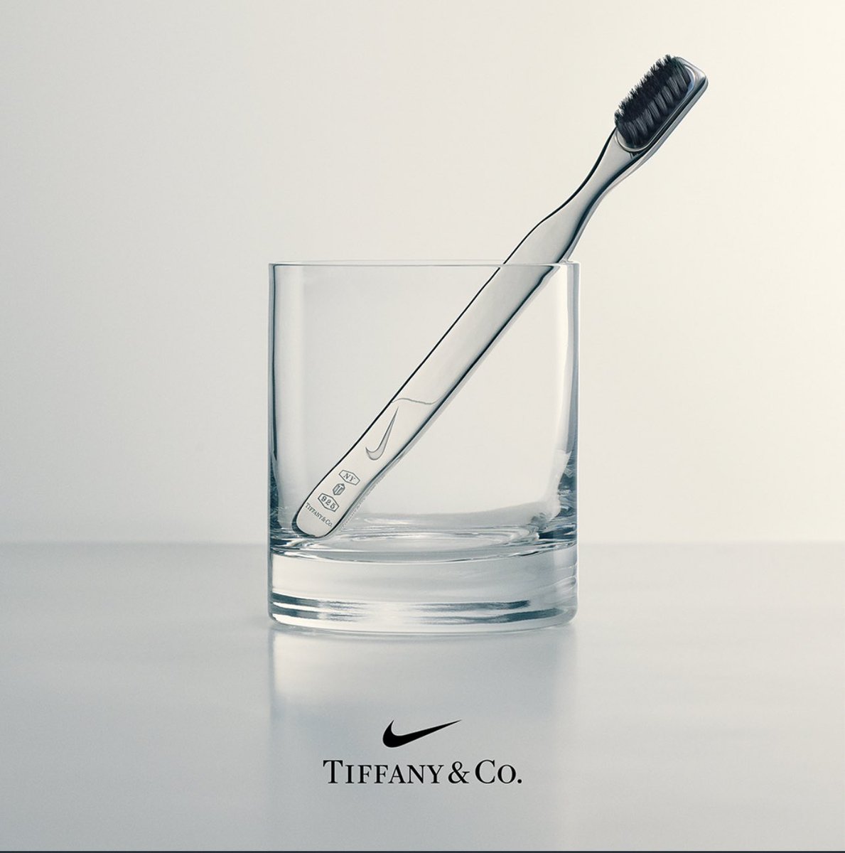 A toothbrush from <a href="/TiffanyAndCo/">Tiffany & Co.</a> and <a href="/Nike/">Nike</a>? Yes please 🤩 #TiffanyAndCo