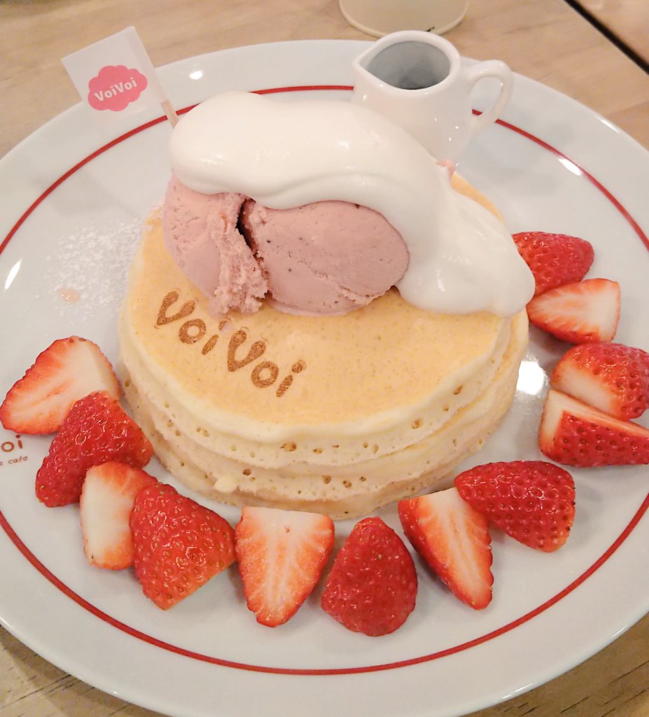 __miyurin__'s tweet photo. 続いてデザート食べに
パンケーキママカフェ VoiVoi/ヴォイヴォイ (三軒茶屋)へ
ふわふわ( *´꒫`) https://t.co/M6i2rLQsfy