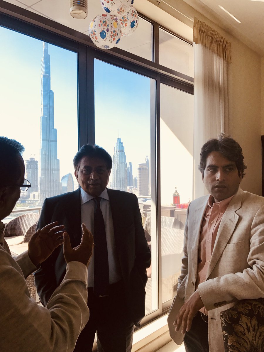 sudhirchaudhary's tweet photo. पाकिस्तान के पूर्व राष्ट्रपति जनरल  #PervezMusharraf की लंबी बीमारी के बाद मृत्यु।
उनसे मेरी आख़िरी मुलाक़ात दुबई में उनके आलीशान घर पर हुई थी।आदमी शरीफ़ नहीं था लेकिन अपने आख़िरी दिनों में बेबस ज़रूर हो गया था। https://t.co/HwkEEsydRO