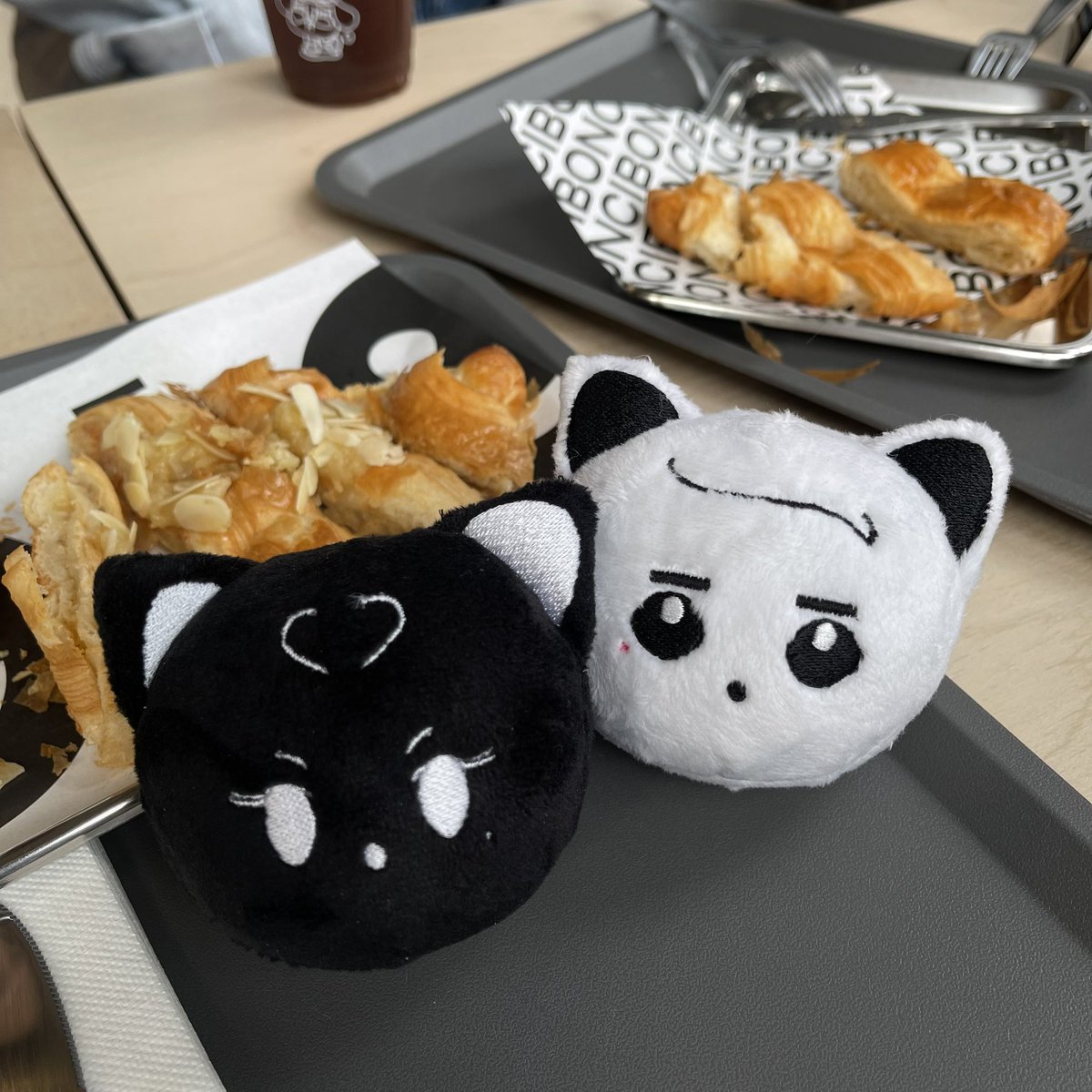 เปิดตัวๆ  guess who ????? 😆