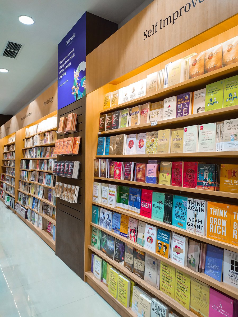 zam🌿 on Twitter: "—celebrating sunday.📖 📍Gramedia Pakuwon Mall, DIY."