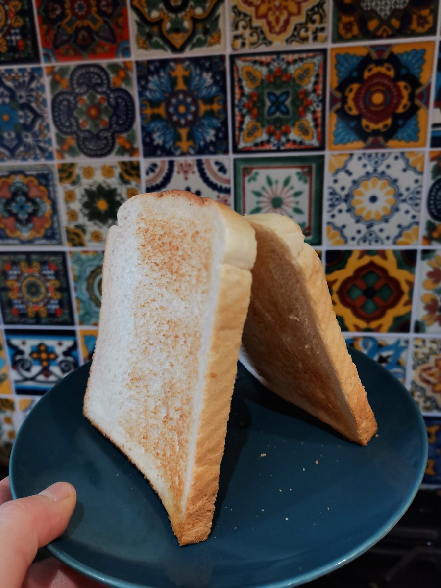 RebeccaWymer's tweet image. Who else cools their toast down like this before topping? Can't just be me 🙈

#controversy #toast #hotorcold #justme #breakfast #snack