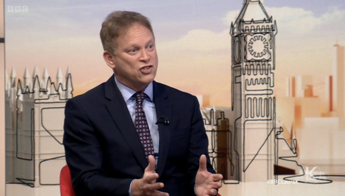 JohnMcArts's tweet image. I always get strong Etch A Sketch vibes from the #bbclaurak backdrop