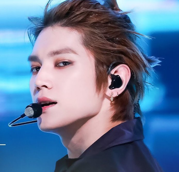 blue7yong's tweet photo. I need a selca of taeyong with his hair like this 🥹🥹 https://t.co/7iubuTXgGZ