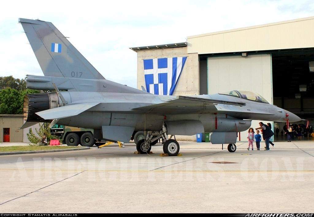 🇬🇷 Hellenic Air Force 
F-16C Block 52+adv, s/n 017
335 Sqn 'Tiger'🐅🐅🐅
Araxos AFB, 116CW
#HAF #F16Block52adv #AraxosAFB #116CW #LockheedMartin #335sqn #tiger