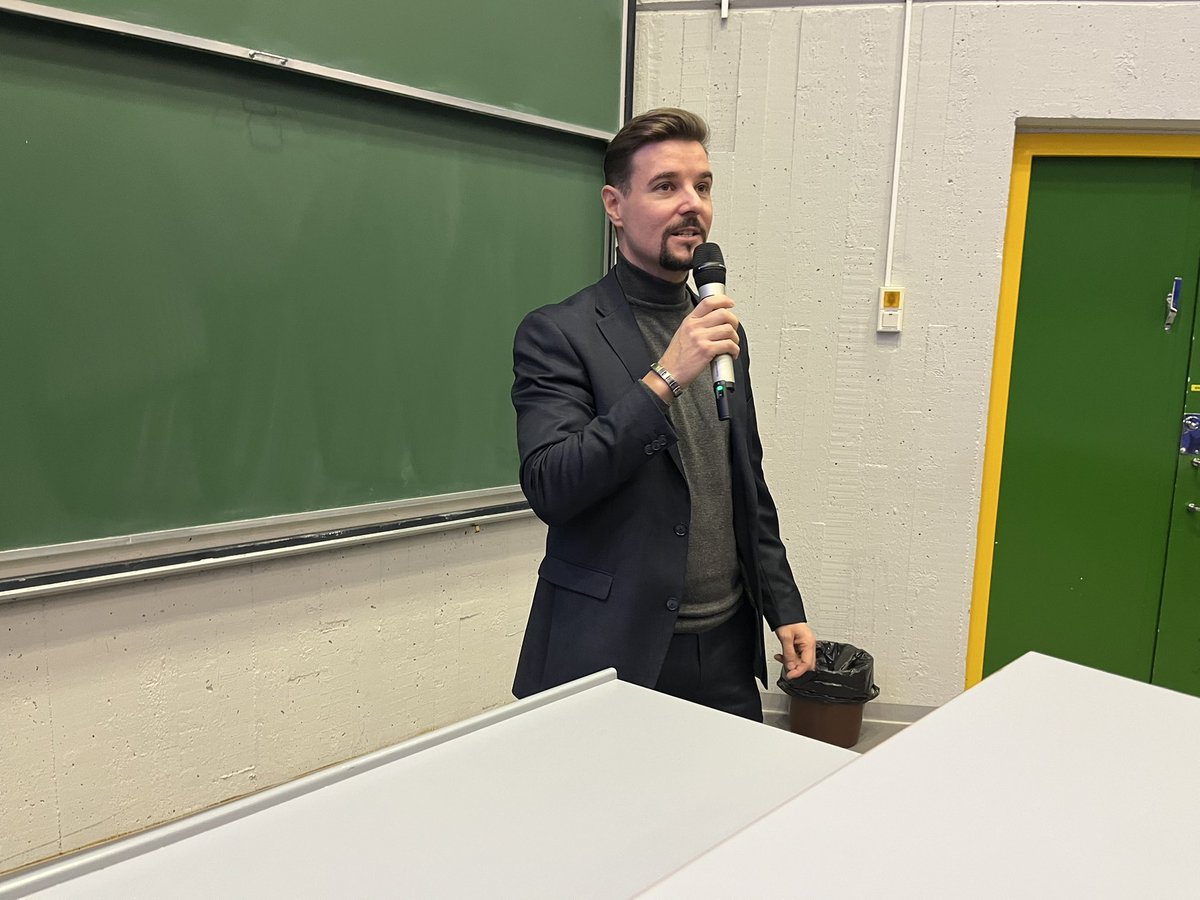 TTHalonen's tweet photo. OPI päivät 2023. Perjantaina aamusta keskustelimme rehtoreiden kanssa rehtoribarometrin tuloksista, kiitos @AnttiIkonen. Lounastapaaminen sitten @KatarinaMurto @KettunenTimo @KataKattelus @APakanen @PenttilaMika kanssa. Iltapäivällä Henrik Dettmann 🏀💪💪 https://t.co/LzKdr2eaMa