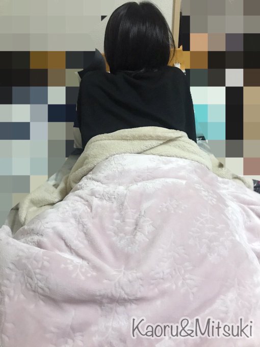 今朝のMitsukiさん( &acute;_ゝ`)  スマホをいじりながら、やっぱり微動だにしない（笑） https://t.co/GEjCXtaHnF