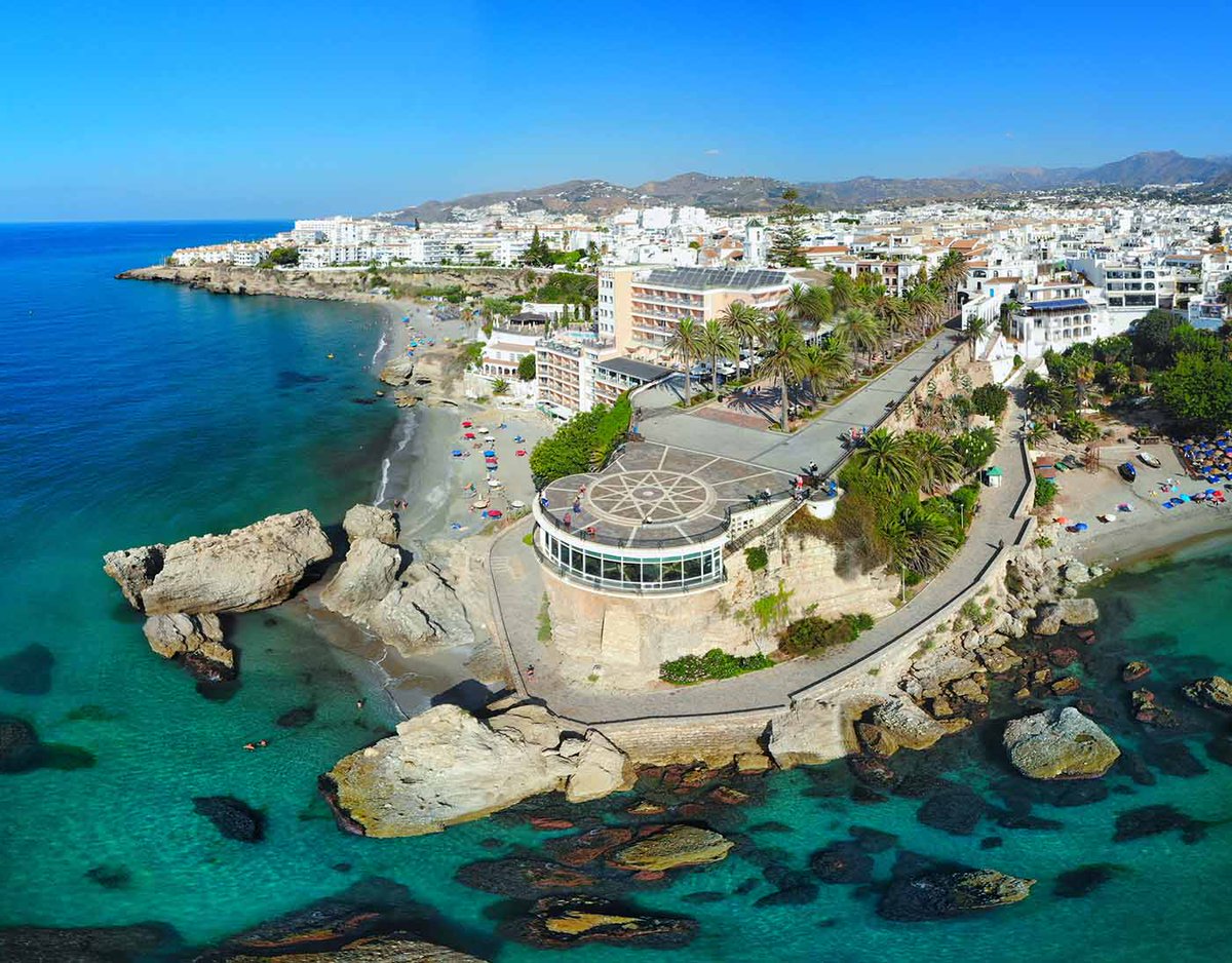 vanaragast's tweet photo. 10 perfect insta-spots in Malaga, Spain 🇪🇸 
In this story, I’m going to tell about the most amazing Insta-spots or also known as instagrammable places in Malaga, Spain...
See more https://t.co/SDTzfPTefi
#Spain #instaspots #Malaga https://t.co/3xemQkLA1n