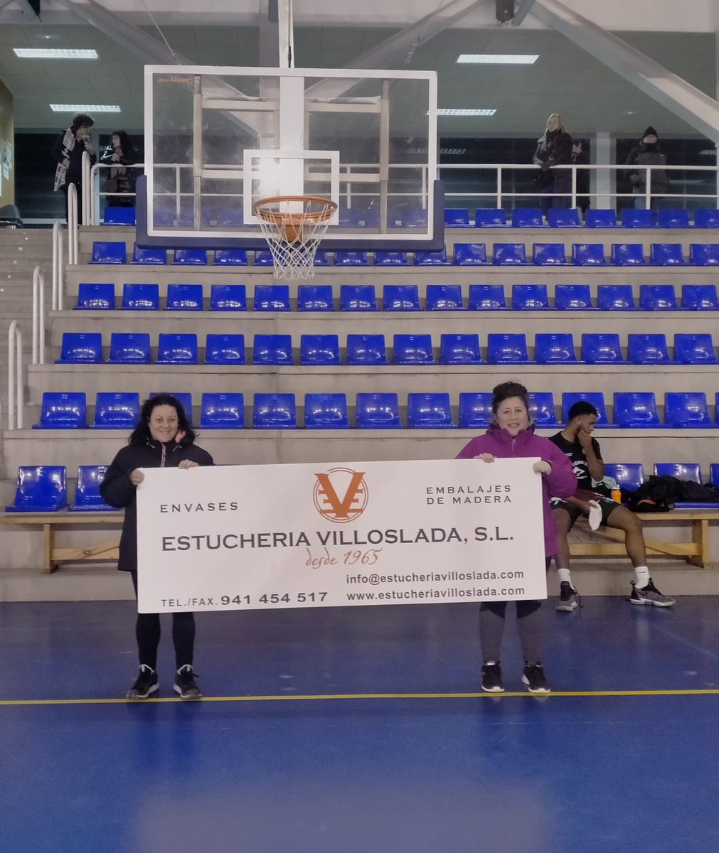 Estuchería Villoslada, uno de nuestros más fieles patrocinadores.

Foto de ayer tras la victoria de nuestro Senior Masculino de Primera División Autonómica frente al CB. Alfaro.