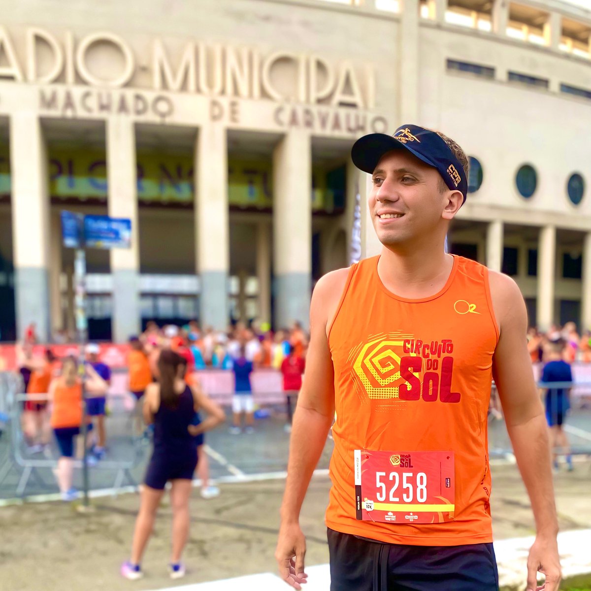 BertozziOn's tweet photo. 6:30 e já aqui no Estádio do Pacaembu para o Circuito do Sol, etapa São Paulo. ☀️ https://t.co/W6WMovNMgG