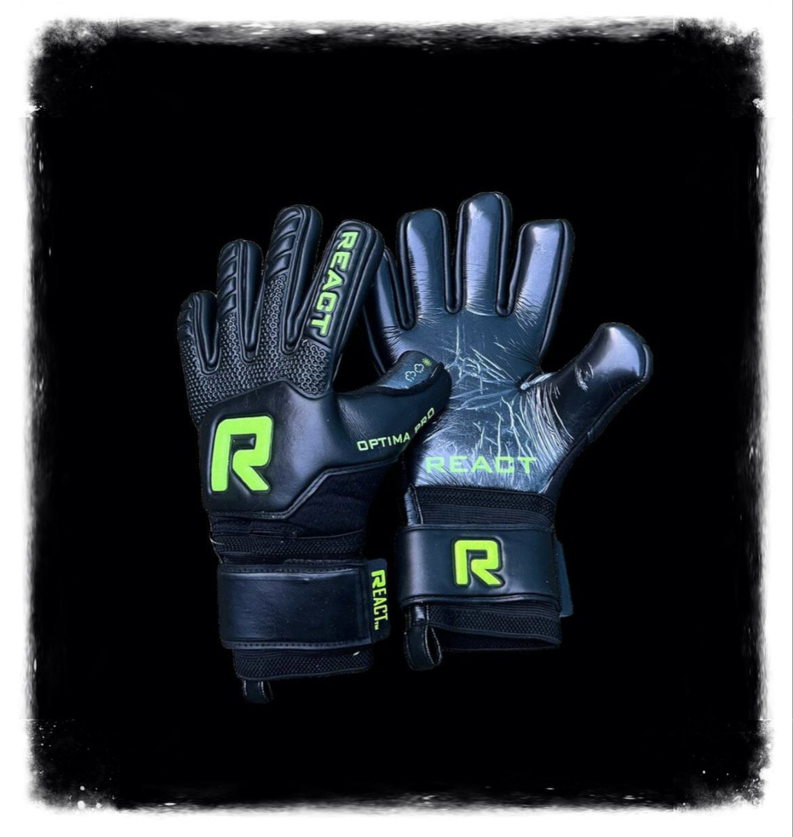reactgk's tweet photo. OPTIMA PRO. Our soon to be available Optima Pro in Roll Finger & Negative Cut. Featuring XPG™ Contact Latex, Guardian Protekt™ Removable Spine System and StrikeGuard™ impact protection system. #reactgk #reactgkgloves #xpg #guardianprotekt #strikeguard #optimapro #contactlatex https://t.co/GyF9ZG64pR