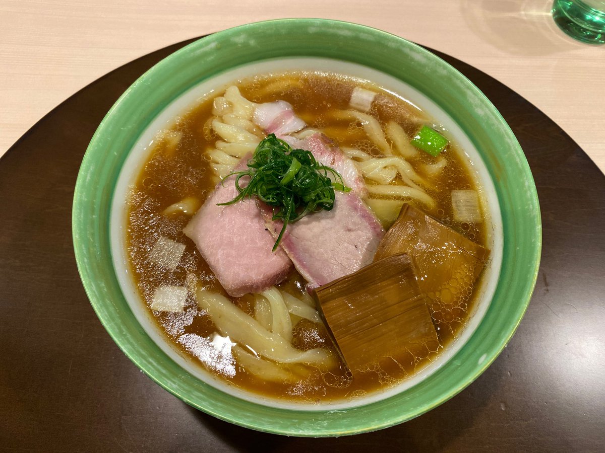 cycle_ramen's tweet photo. 柴崎　手打麺祭 かめ囲
手打中華蕎麦醤油　マシめんま

麺だけでなく口当たりのよい神スープも👌
とても旨かった、ご馳走様でした！ https://t.co/91qedYeymC
