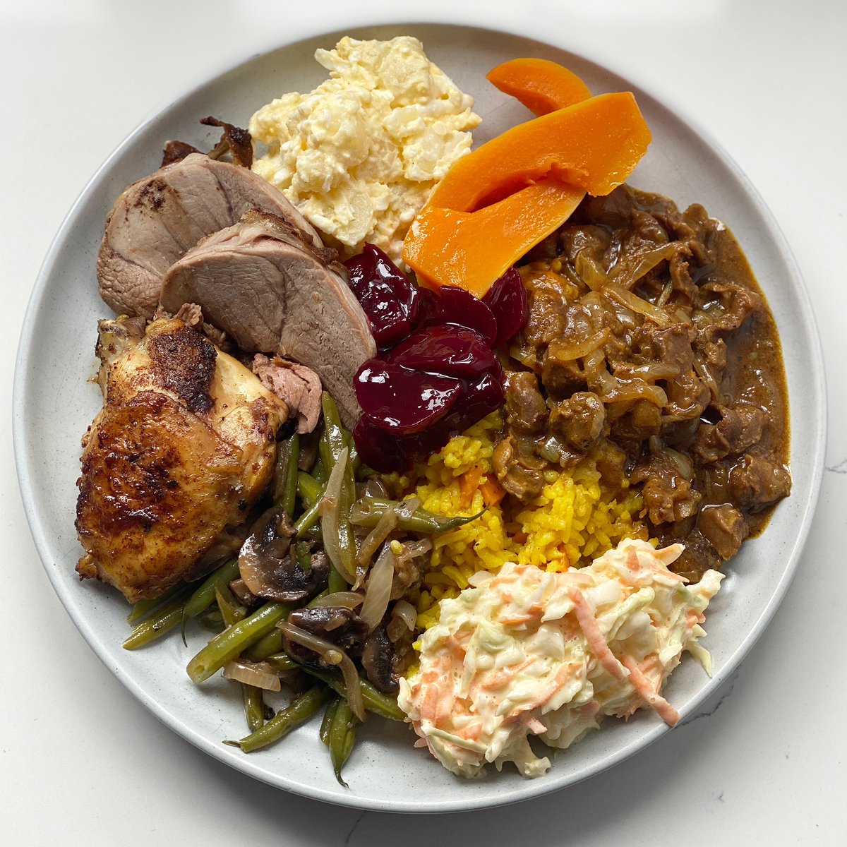 zola_nene's tweet photo. SIMPLY ZOLA SUNDAY 🍴
.
Here’s what my Sunday plate looks like, show me yours? 😉
.
.
#zolanene #simplyzolasunday #simply7colours #severalcolours #food #foodie #yummy #sundaylunch https://t.co/U8Tw9MAwzv