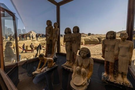 Mummy ‘completely covered in gold’ discovered by archaeologists in Egypt -  buff.ly/3JGcwCg