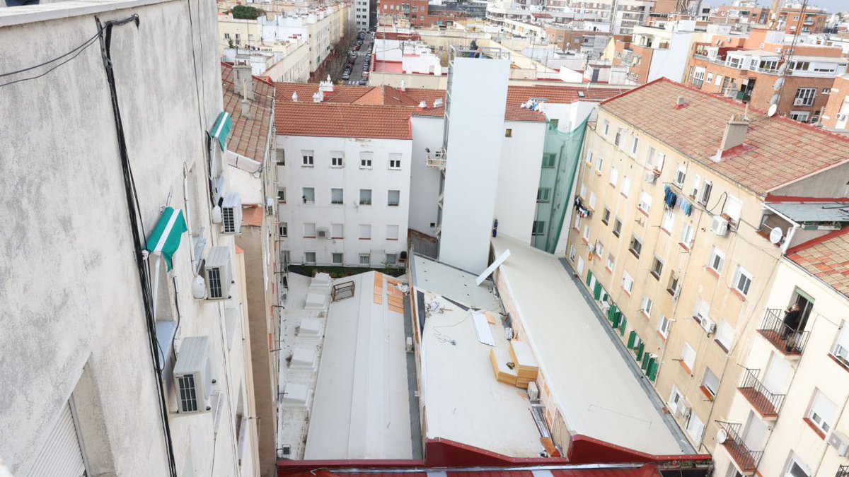 Nicops (@nicops0) on Twitter photo Desde <a href="/MasChamartin/">Más Madrid | Chamartín</a> hemos estado acompañando a las vecinas y vecinos de Zabaleta junto a <a href="/MarbarberanP/">Mar Barberán</a>, <a href="/EduardoFRub/">Eduardo Rubiño 🏳️🌈</a> y @jlnietob
#FueraCocinasDeProsperidad #CocinasFantasma
#MenosHumo #MenosRuido Desde <a href="/MasChamartin/">Más Madrid | Chamartín</a> hemos estado acompañando a las vecinas y vecinos de Zabaleta junto a <a href="/MarbarberanP/">Mar Barberán</a>, <a href="/EduardoFRub/">Eduardo Rubiño 🏳️🌈</a> y @jlnietob
#FueraCocinasDeProsperidad #CocinasFantasma
#MenosHumo #MenosRuido