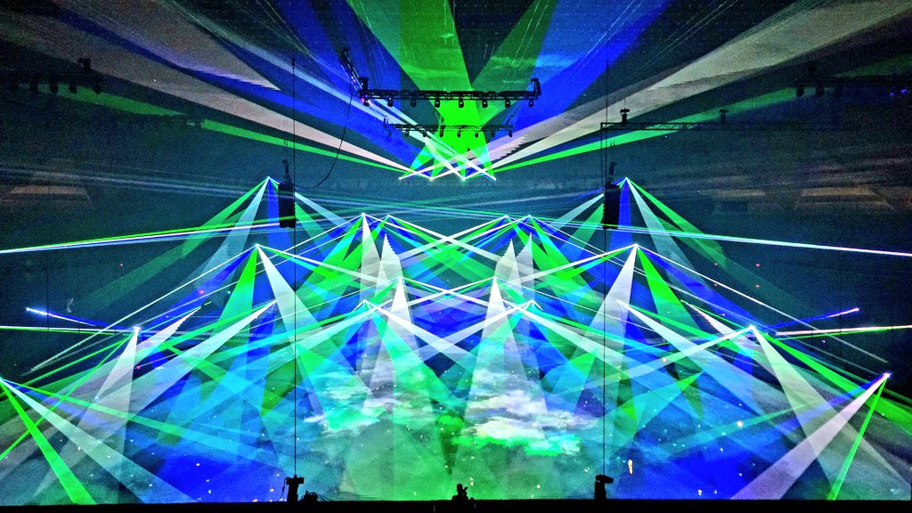 JT_snakey's tweet image. spicy laser action 🌶