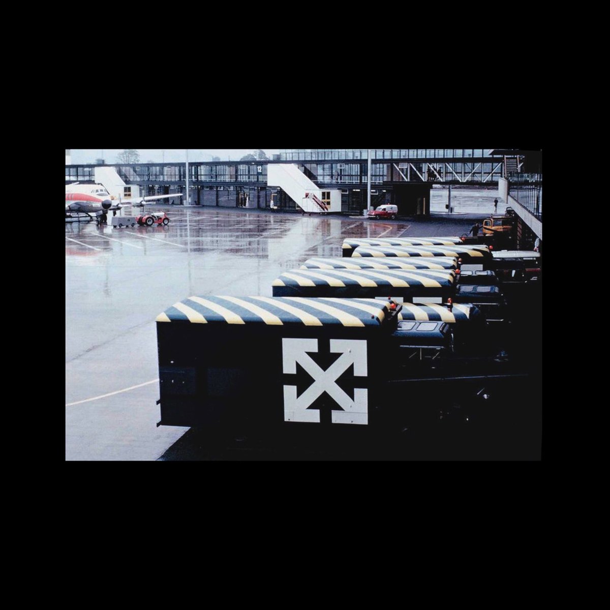 logohistories's tweet image. AUDIO: The Saltire takes flight – Margaret Calvert&apos;s 1964 logo for Glasgow Airport. 

Listen: 
logohistories.com/p/audio-the-sa…

#logos #branding #logodesign #designhistory #graphicdesign #designinspiration #graphicdesigndaily