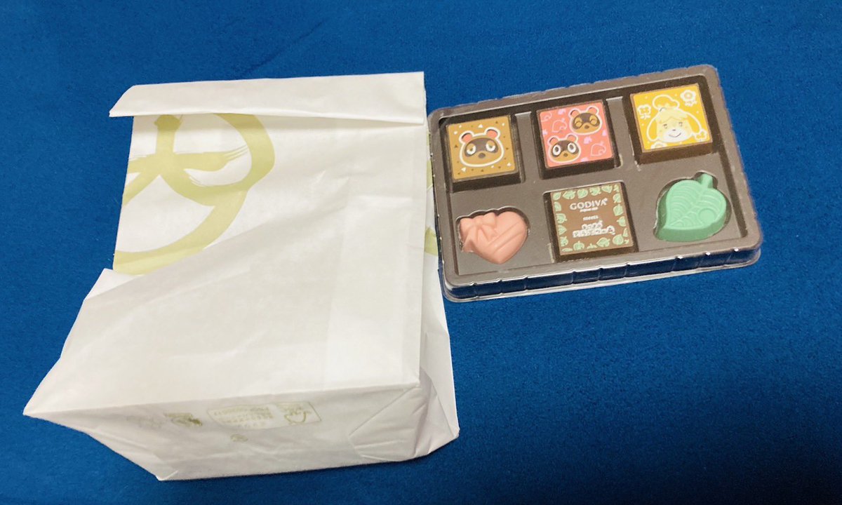 0508hinoe's tweet photo. 食後のデザートも完璧なり😏✨
GODIVAとどうぶつの森のコラボチョコ🍫と東京で流行っているフルーツ大福💕 https://t.co/AWPtlYNFOy