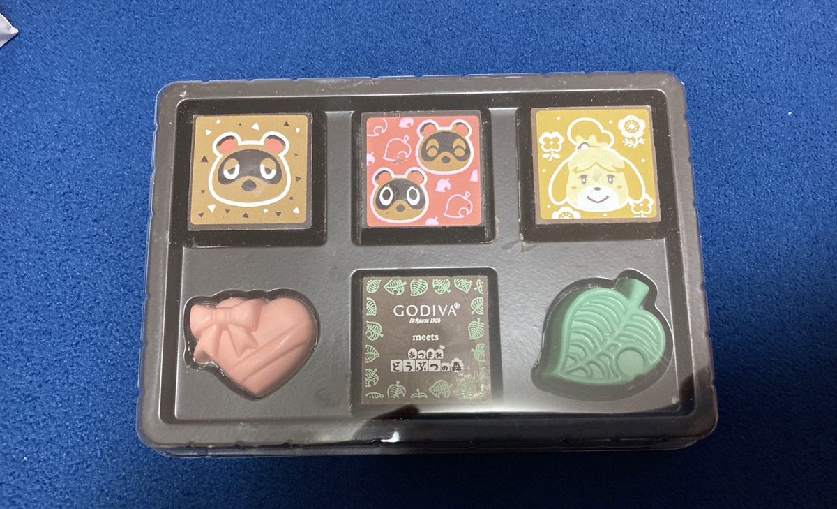 0508hinoe's tweet photo. 食後のデザートも完璧なり😏✨
GODIVAとどうぶつの森のコラボチョコ🍫と東京で流行っているフルーツ大福💕 https://t.co/AWPtlYNFOy