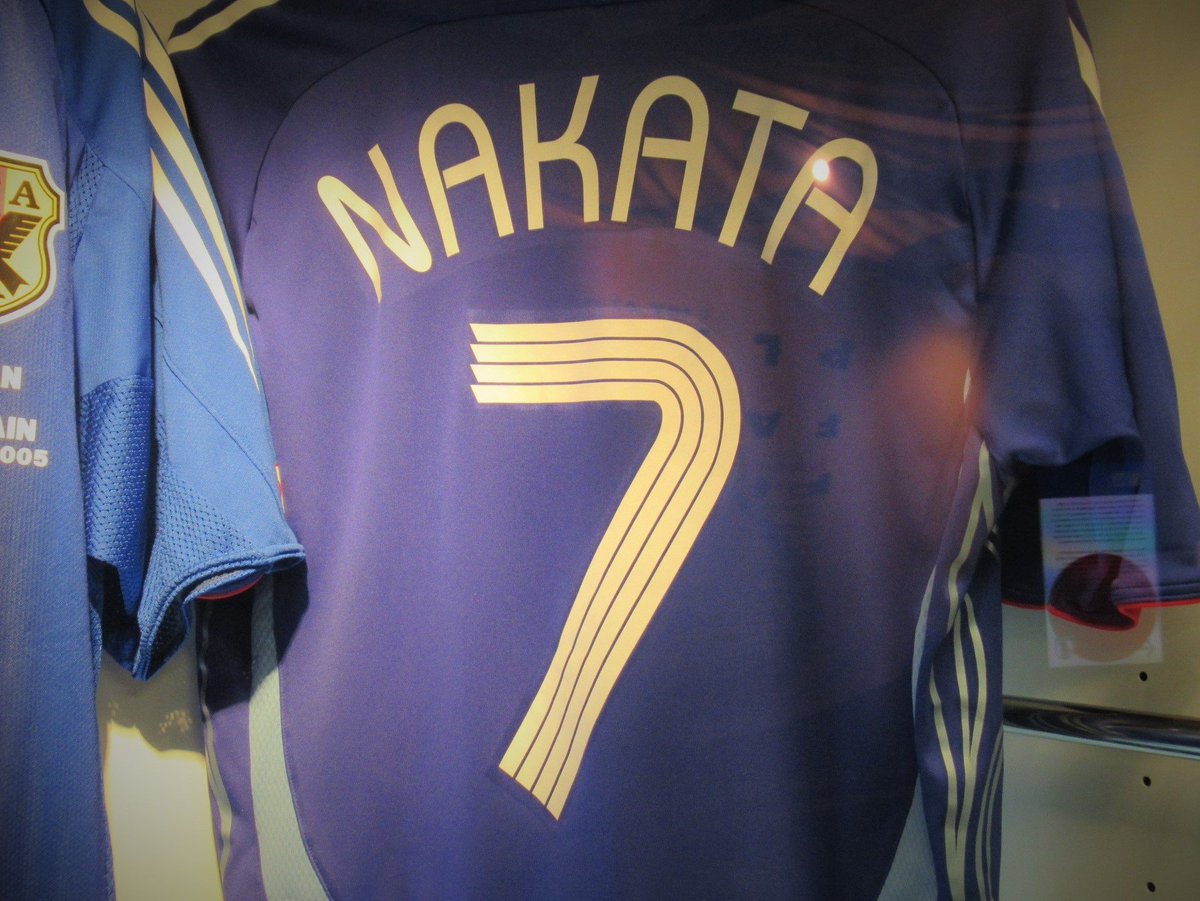 jfa_museum's tweet photo. 残りの営業日数は…　あと【7日間】になります！！

7番といえば #中田英寿 選手😉
ワールドカップで着用したユニフォーム2点をご紹介します✨

明日から平日は休館日となります🙇
営業日はこちらでご確認ください👇
https://t.co/43GNO00Elq

⚽Facebook⚽
https://t.co/WfCQgkKJAT https://t.co/BR5h9FOApz