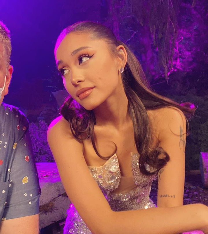 ARIANA OH MY GOD????????